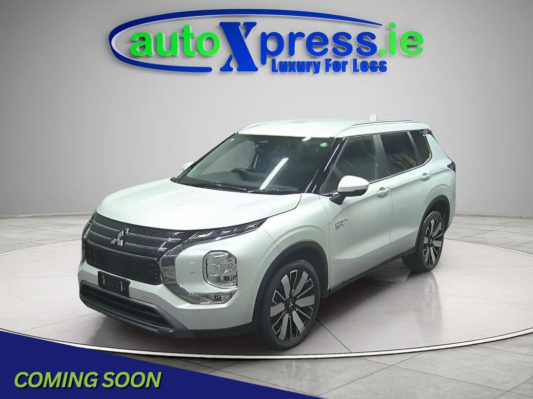 Image for 2024 Mitsubishi Outlander 4WD PHEV G, Low mileage, Reversing camera