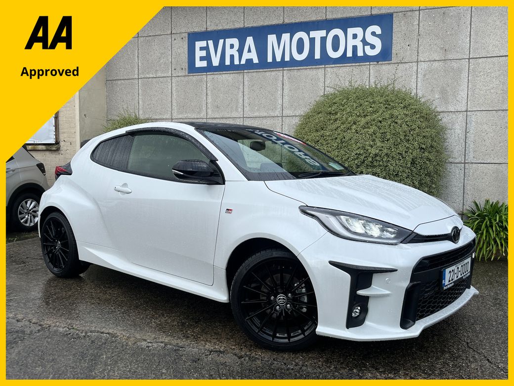 Image for 2022 Toyota Yaris GR RS AUTOMATIC 1.5 PETROL //LOW MILES//HEAD UP DISPLAY//CARPLAY//KEYLESS ENTRY//HEATED SEATS AND STEERING WHEEL//REVERSE CAMERA// 