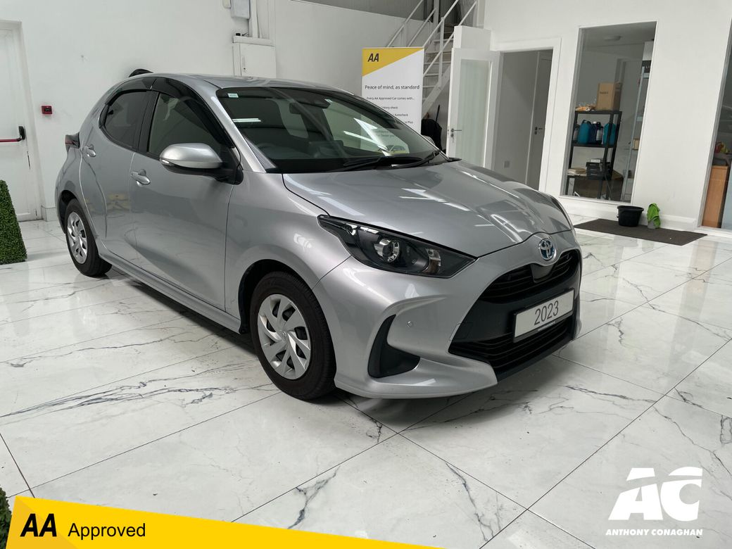 Image for 2023 Toyota Yaris Yaris Hybrid Luna