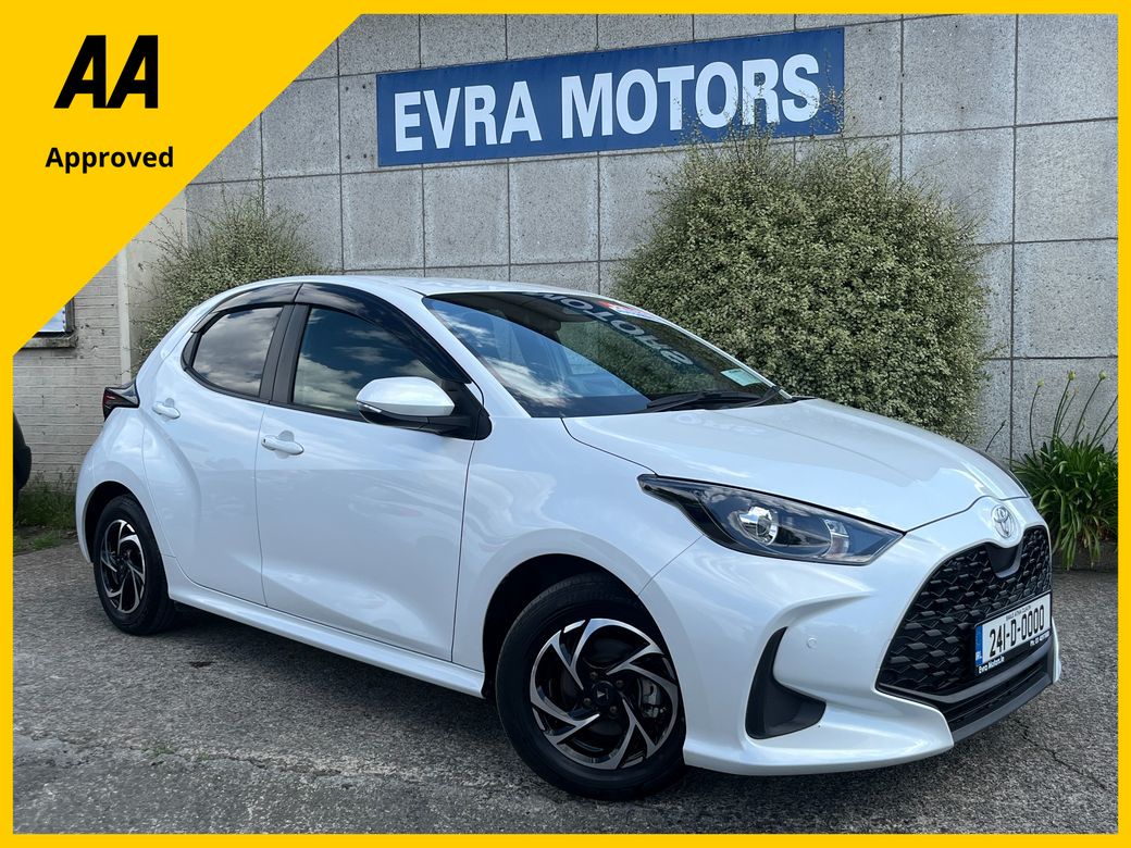 Image for 2024 Toyota Yaris G HYBRID AUTOMATIC 1.5 PETROL //REVERSE CAMERA//KEYLESS ENTRY//ADAPTIVE CRUISE CONTROL// 