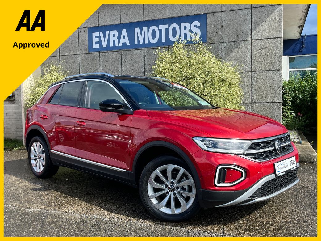 Image for 2025 Volkswagen T-Roc STYLE AUTOMATIC 1.5 PETROL //VERY LOW MILES//HALF LEATHER SEATS//REVERSE CAMERA//KEYLESS ENTRY//ADAPTIVE CRUISE CONTROL//