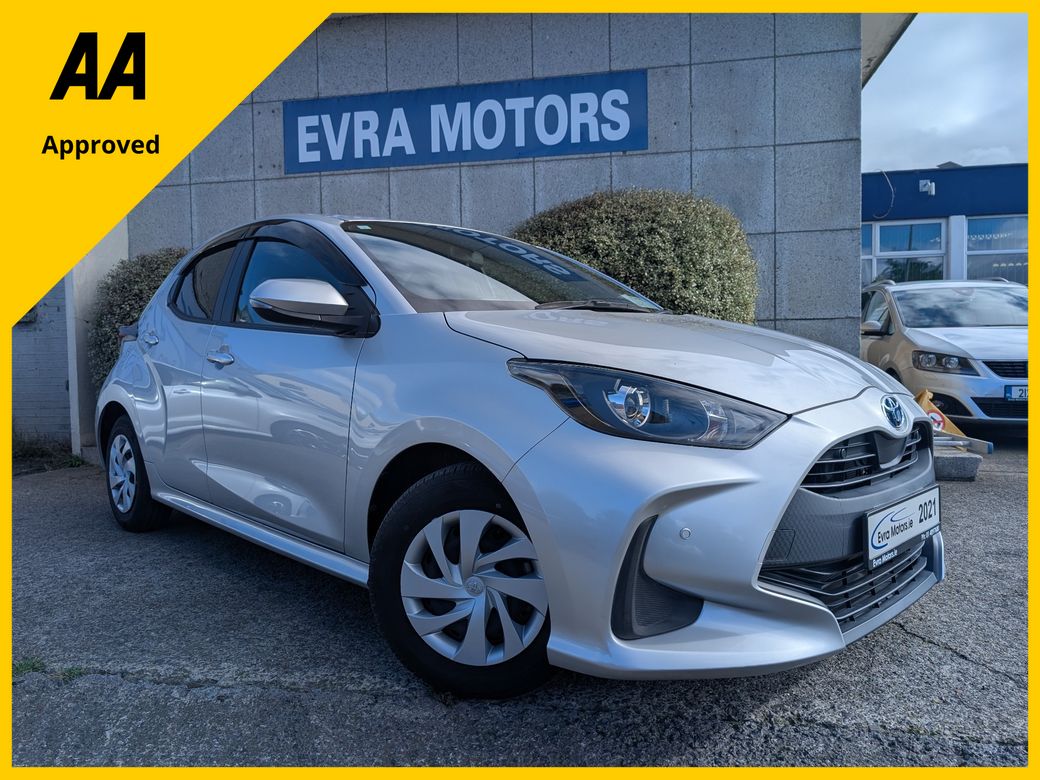 Image for 2021 Toyota Yaris X HYBRID AUTOMATIC 1.5 PETROL //LOW MILES//REVERSE CAMERA//ADAPTIVE CRUISE CONTROL//