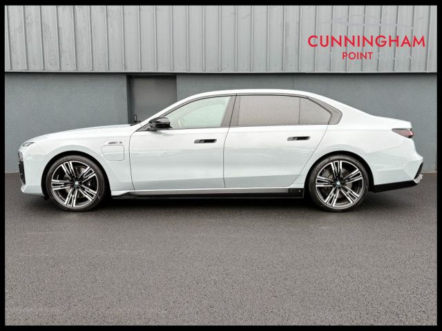 Image for 2025 BMW 7 Series M760e xDrive M Sport Pro [Ultimate Pack]