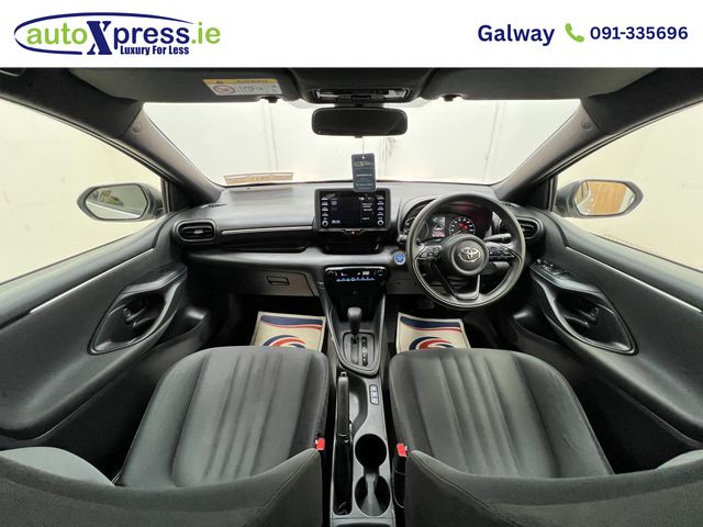 Image for 2021 Toyota Yaris 1.5 HYBRID X Automatic, Reversing camera
