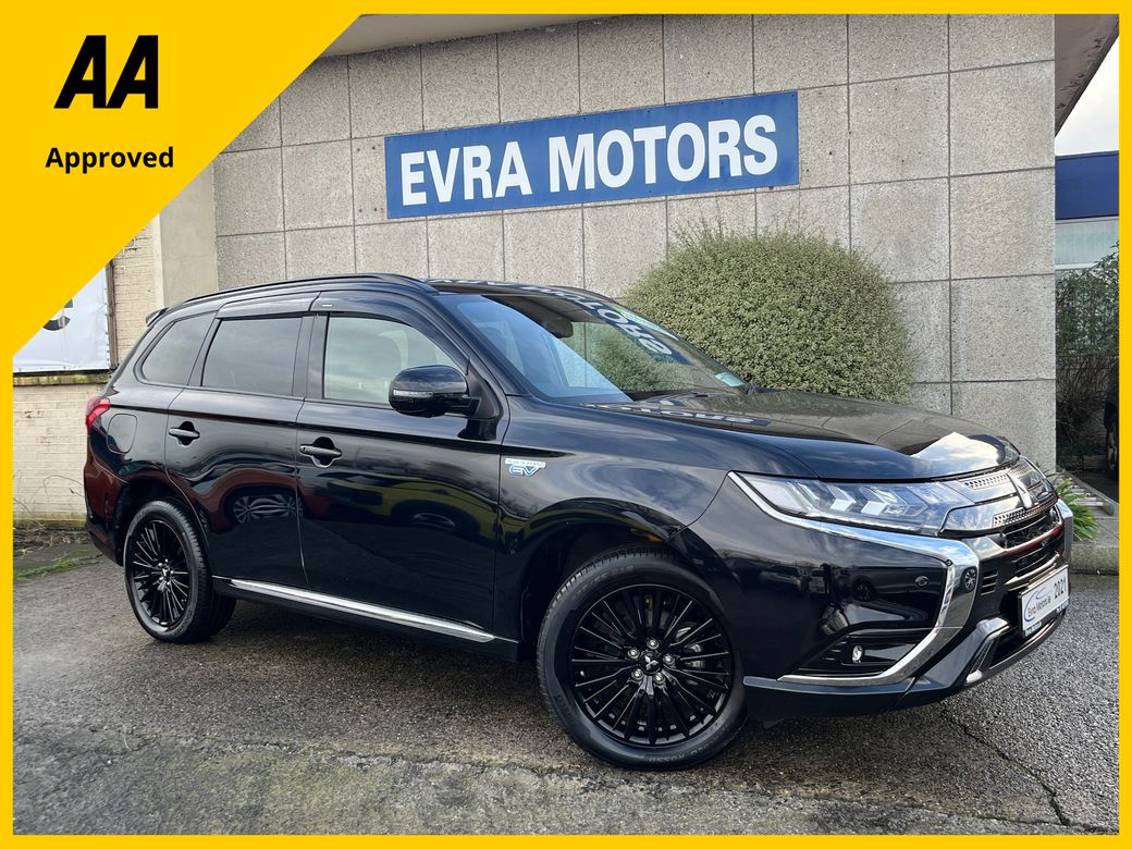 Image for 2021 Mitsubishi Outlander 4WD BLACK EDITION PLUG IN HYBRID 2.4 PETROL //HALF LEATHER HEATED SEATS AND STEERING WHEEL//REVERSE CAMERA//KEYLESS ENTRY//ADAPTIVE CRUISE CONTROL//