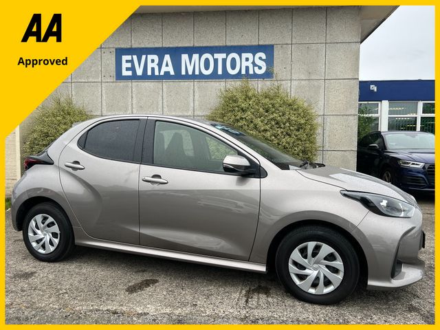 Image for 2023 Toyota Yaris AUTOMATIC//PETROL//LOW MILEAGE//KEYLESS ENTRY//REVERSE CAMERA//LANE ASSIST