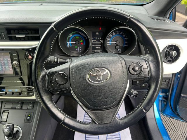 Image for 2017 Toyota Auris 1.8 HYBRID AUTO // REVERSE CAMERA // LEATHER HEATED SEATS // CRUISE CONTROL