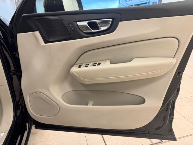 Image for 2021 Volvo XC60 B4 Momentum 5DR Auto