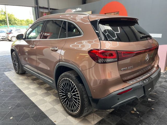 Image for 2021 Mercedes-Benz EQA 2021 MERCEDES-BENZ EQA AUTOMATIC / CRUISE CONTROL / PARKING CAMERA / ELECTRIC MEMORY & HEATED SEATS / PADDLE SHIFTERS / PANORAMIC SUNROOF / AMBIENT LIGHTS / APPLE CARPLAY AND MORE