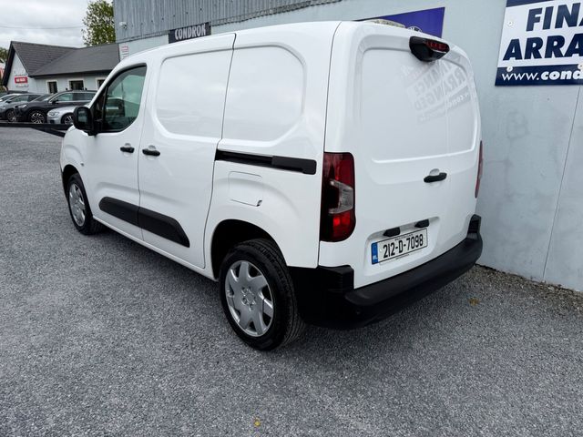 Image for 2021 Peugeot Partner 