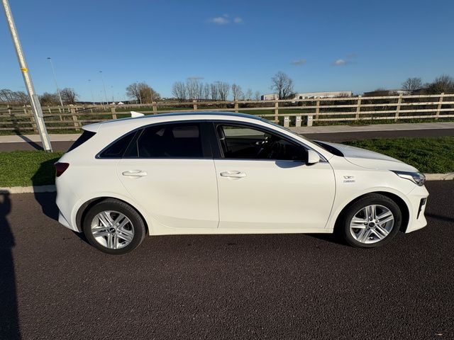 Image for 2021 Kia Ceed 1.6D Alloys Air Con Bluetooth, **warranty till 2028** Air Conditioning, Touch Screen Infotainment System, Rear Parking Sensors, Reversing Camera