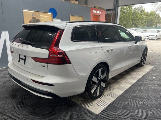 Image for 2025 Volvo V60 2025 VOLVO V60 4wd ULTRA T6 AWD PLUG-IN HYBRID CRUISE CONTROL / PARKING CAMERA / ELECTRIC MEMORY & HEATED SEATS / PANORAMIC SUNROOF / HEATED STEERING WHEEL / APPLE CARPLAY AND MORE