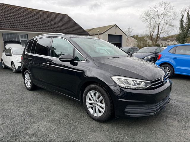 Image for 2019 Volkswagen Touran 7SEATER=2.0 TDI COMFORTLINE PLUS DIESEL AUTOMATIC // APPLE CARPLAY // ANDROID AUTO // REVERSING CAMERA // CRUISE CONTROL // LANE ASSIST // VW MATRIX LIGHTING // FULL PRIVACY PACK // UPGRADED ALLOYS 