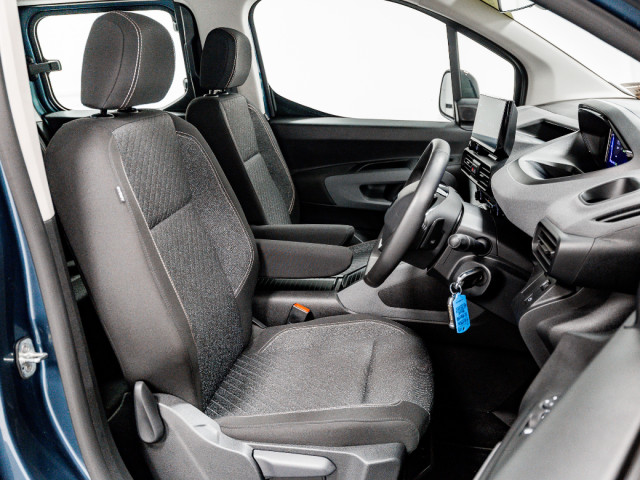 Image for 2025 Peugeot Rifter E-Allure 50kWh Auto 136HP - 7 Seats