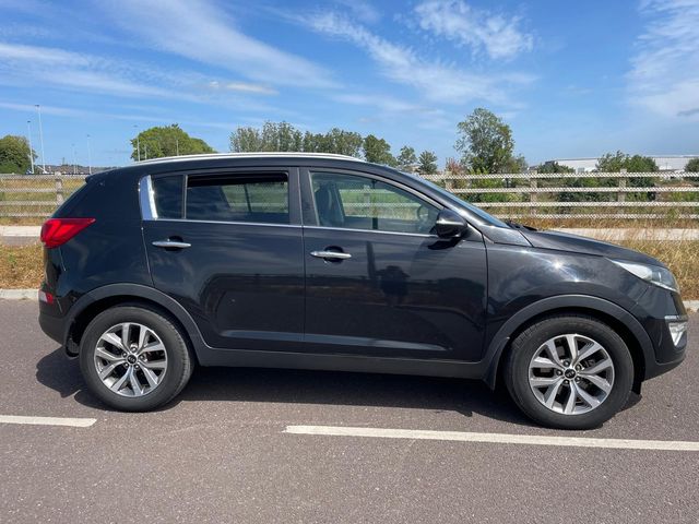 Image for 2015 Kia Sportage 1.7 Platinum 4DR *PLATINUM SPEC* *SHOWROOM CONDITION* Sat Nav, Reversing Camera, Black Leather Interior, Dual Zone Climate Control