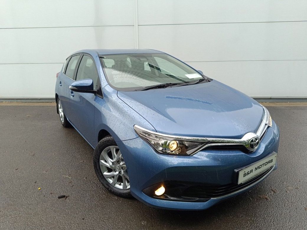 Image for 2017 Toyota Auris 1.4 D-4D (90) 5Dr Luna
