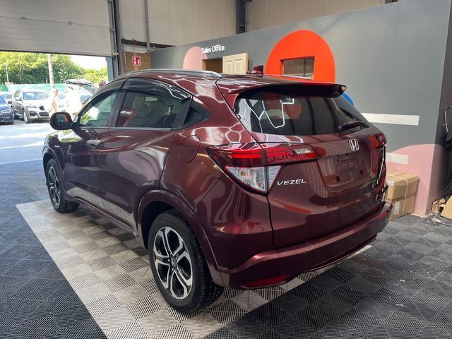 Image for 2015 Honda Vezel 2015 HONDA VEZEL HYBRID Z 1.5 AUTOMATIC / CRUISE CONTROL / PARKING CAMERA / HEATED SEATS / PADDLE SHIFTERS AND MORE