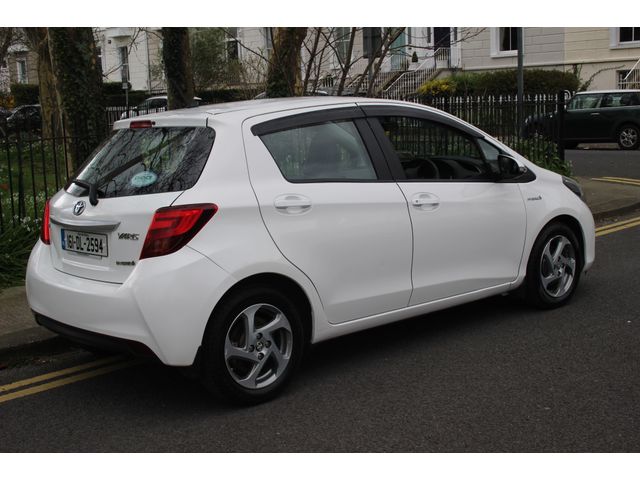 Image for 2016 Toyota Yaris Hybrid Luxury MC 5DR Auto