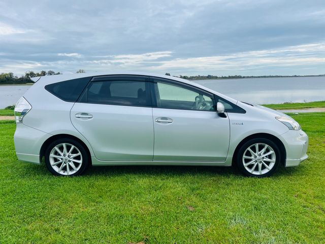 Image for 2014 Toyota Prius Alpha 2014 Prius Alpha. 1.8 HYBRID 