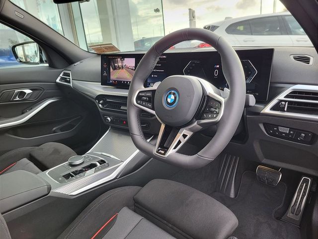 Image for 2025 BMW 3 Series M Sport Pro
