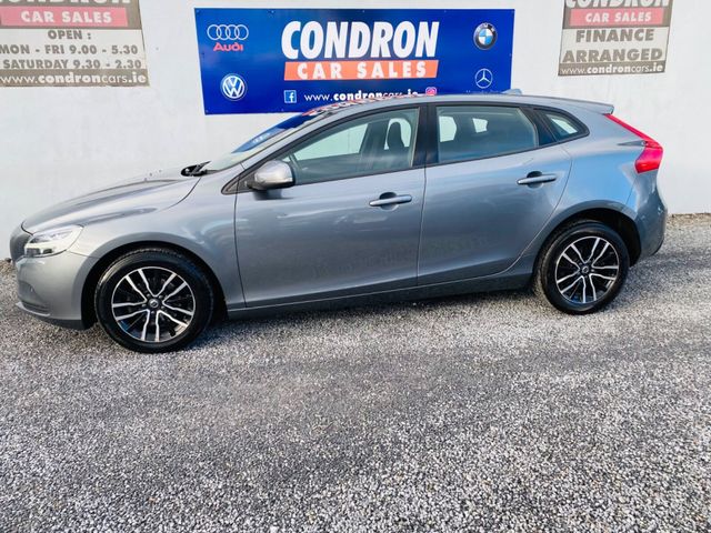 Image for 2019 Volvo V40 D2 (120hp) Momentum Edition