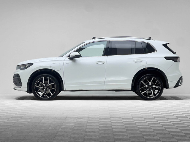 Image for 2024 Volkswagen Tiguan R-LINE 1.5 TSI PHEV DSG PAN ROOF