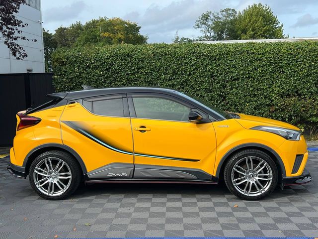 Image for 2019 Toyota C-HR 1.8 HYBRID AUTO // SERVICE HISTORY // 19" ALLOYS // REVERSE CAMERA // PARKING SENSORS