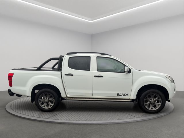Image for 2015 Isuzu D-MAX TD BLADE DCB