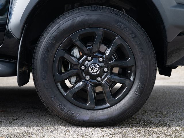 Image for 2025 Toyota Hilux INVINCIBLE X 2.8 Diesel Auto (Black) 