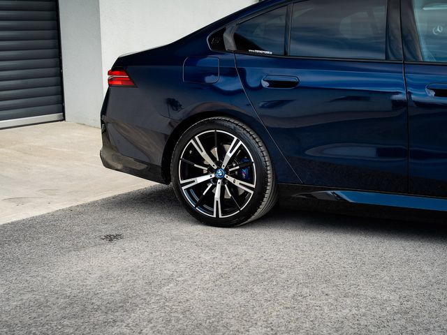 Image for 2024 BMW 5 Series 530E M SPORT Pan roof + COMFORT Pack + TECH PACK