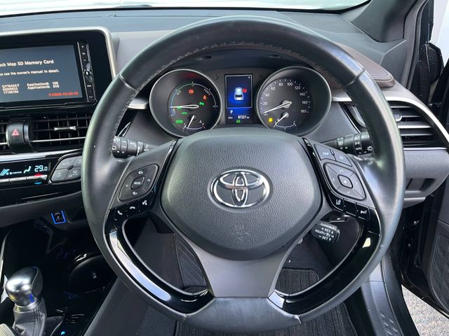 Image for 2018 Toyota C-HR 1.8 HYBRID // SERVICE HISTORY // HALF LEATHER INTERIOR // DIAMOND CUT ALLOYS