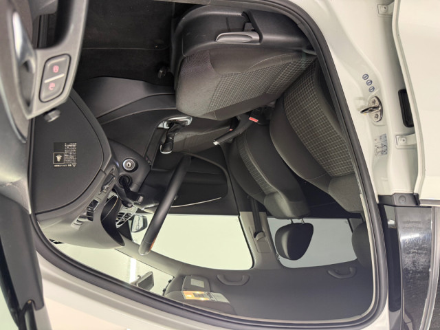 Image for 2014 Volkswagen Polo **BLUE MOTION MODEL **2 KEYS **TOUCHSCREEN BLUETOOTH RADIO **DSG GEARBOX **SAT NAV **POWER FOLD MIRRORS **BLACK FABRIC SEATS **AUTO START STOP **DAYTIME RUNNING LIGHTS **FOG LIGHTS **ELECTRIC WINDOWS 