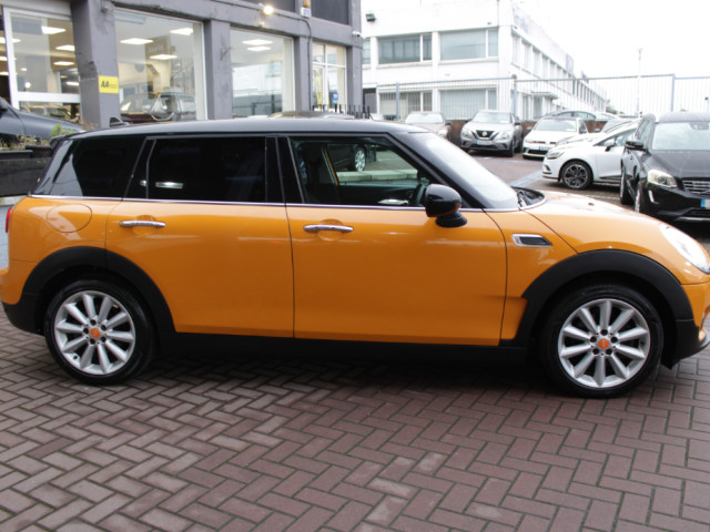 Image for 2017 Mini Clubman 2.0D COOPER 6DR ESATE AUTOMATIC // STUNNING LOOKING CAR FINISHED IN YELLOW/BLACK 2 TONE // BUY WITH CONFODENCE AA AND SIMI APPROVED DEALER 2026 // FINANCE ARRANGED //