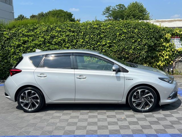 Image for 2017 Toyota Auris 1.8 HYBRID AUTO // CRUISE CONTROL // DIAMOND CUT ALLOYS // REVERSE CAEMRA