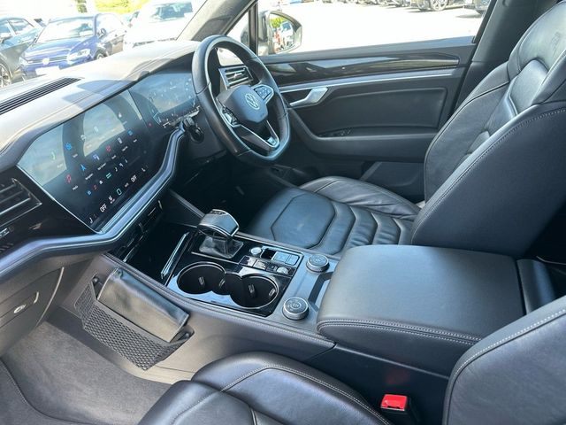 Image for 2024 Volkswagen Touareg R-LINE 3.0TDI 231HP 4M DSG