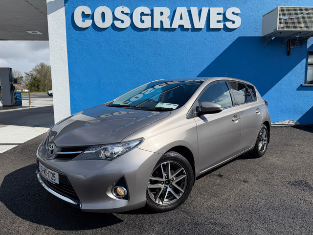Image for 2015 Toyota Auris Petrol 1.33 5DR SOL * HEATED SEATS / REVERSING CAMERA / BLUETOOTH * 