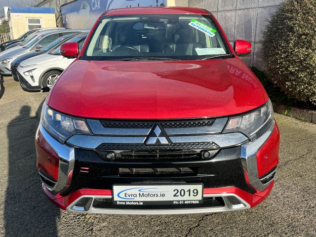 Image for 2019 Mitsubishi Outlander G 4WD AUTOMATIC PETROL PLUG IN HYBRID 2.4 PETROL //REVERSE CAMERA//KEYLESS ENTRY//HEATED HALF LEATHER SEATS//ADAPTIVE CRUISE CONTROL//