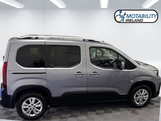 Image for 2019 Peugeot Rifter Wheelchair Accessible