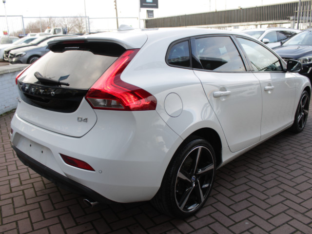 Image for 2016 Volvo V40 2.0D4 SPORT 5DR HATCHBACK AUTO HUGE SPEC // 1 OWNER CAR // AS NEW CONDITION THROUGHOUT // BUY WITH CONFIDENCE AA AND SIMI APPROVED DEALER 2025 // FINANCE ARRANGED //