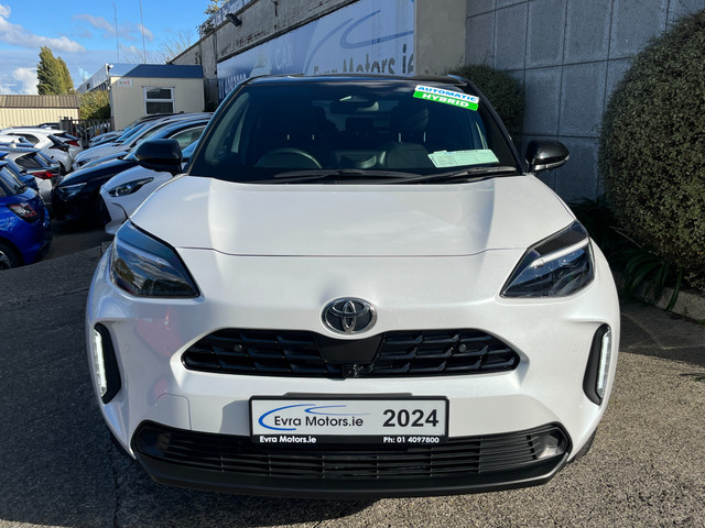Image for 2024 Toyota Yaris Cross Z HYBRID AUTOMATIC 1.5 PETROL //HIGH SPEC//LOW MILES//HALF LEATHER HEATED SEATS//360 PARKING CAMERAS//HEATED STEERING WHEEL//KEYLESS ENTRY//