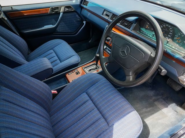 Image for 1991 Mercedes-Benz E 300 3.0 Petrol Automatic