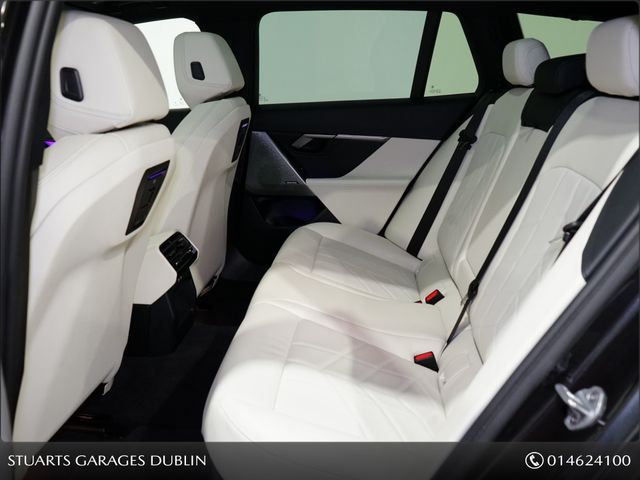 Image for 2025 BMW 5 Series *PANORAMIC SUNROOF, COMF PACK AND 20” 939 ALLOYS* SOPHISTO GREY METALLIC WITH IVORY VEGANZA INTERIOR