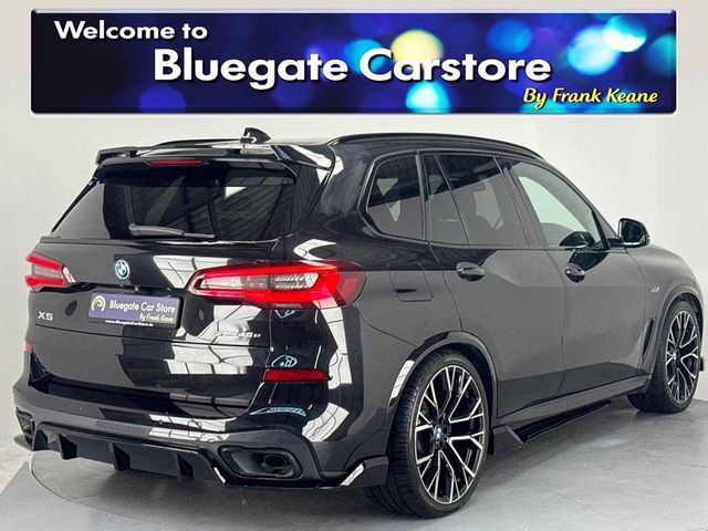 Image for 2022 BMW X5 XDRIVE45E M SPORT AUTO**M PERFORMANCE KIT** NEW 22"ALLOYS**BLACK LEATHER INTERIOR**FRONT HEATED ELECTRIC SEATS**REVERSE CAMERA**PARKING SENSORS**ELECTRIC TAILGATE**APPLECARPLAY**SATNAV**