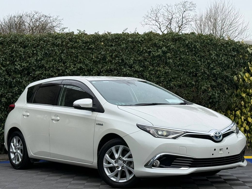 Image for 2016 Toyota Auris 1.5 HYBRID // HALF LEATHER SEATS // BRAND NEW NCT // REVERSE CAMERA