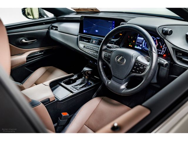 Image for 2023 Lexus ES 300h Dual VVT-I 2.5 Hybrid Auto 220HP