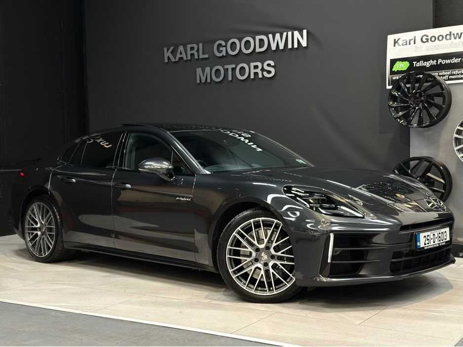 Image for 2025 Porsche Panamera 4 E-HYBRID S-A AUTO