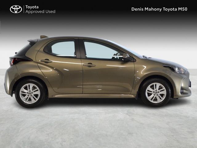 Image for 2023 Toyota Yaris Luna Hybrid Auto