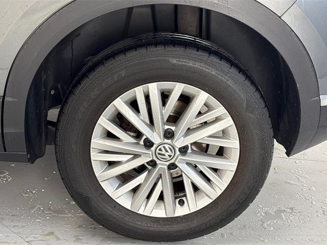 Image for 2019 Volkswagen T-Roc DESIGN 1.0 TSI MANUAL**MULTIFUNCTIONAL STEERING WHEEL**SEMI DIGITAL DASH**PARKING SENSORS**TOUCH SCREEN MEDIA DISPLAY**BLACK/GREY CLOTH INTERIOR**APPLE CARPLAY**TOUCH SCREEN MEDIA DISPLAY**