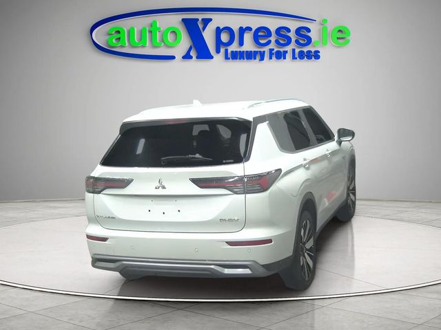 Image for 2024 Mitsubishi Outlander 4WD PHEV G, Low mileage, Reversing camera