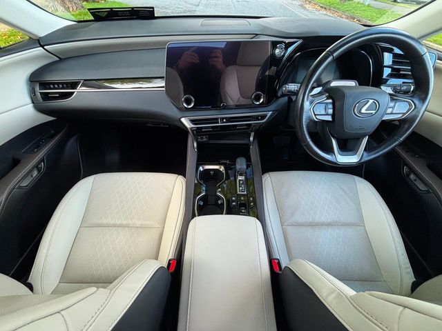 Image for 2023 Lexus RX450h+ SUNROOF BEIGE LEATHER PREMIUM PLUS